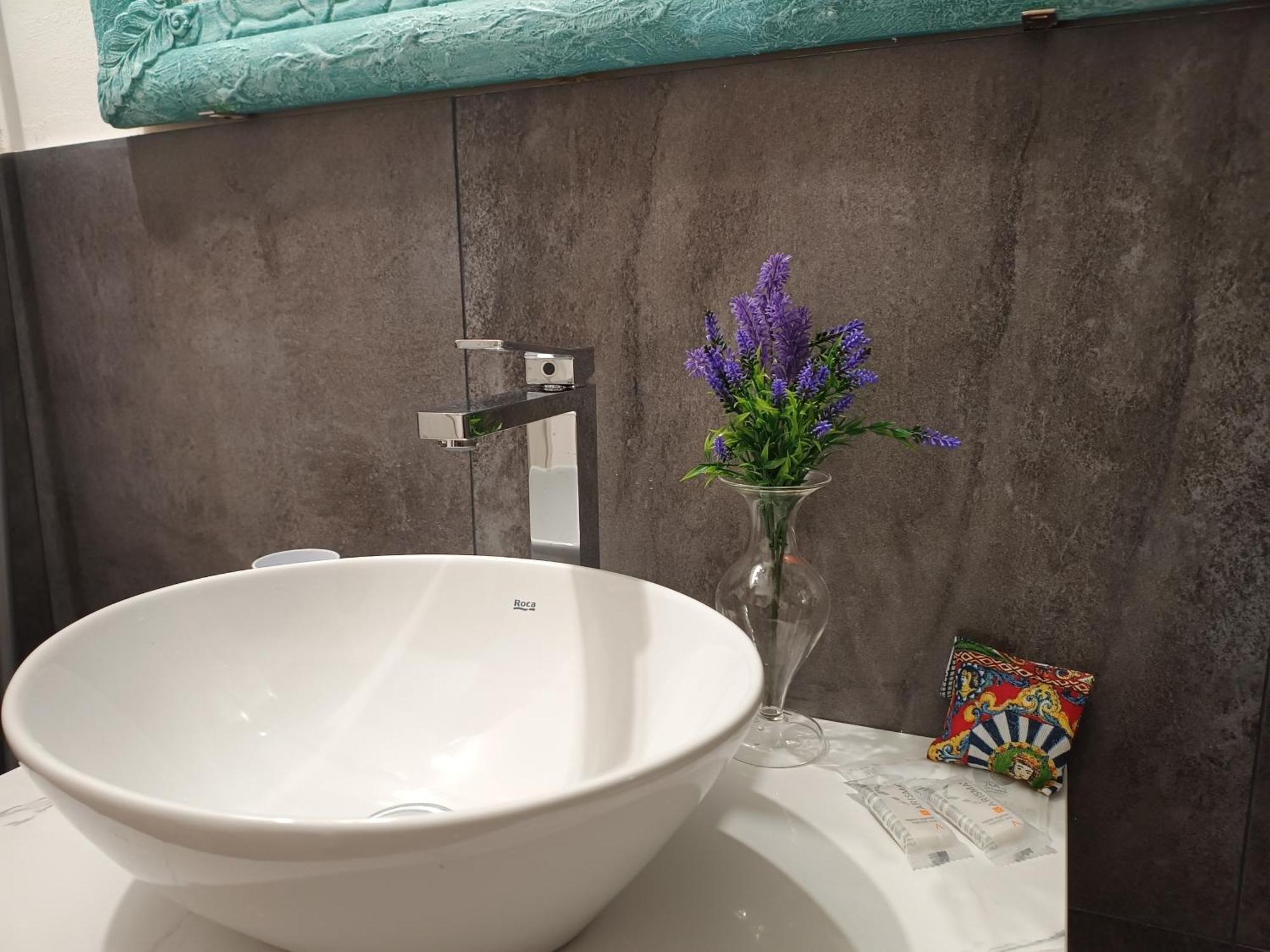 Talia Capo Massimo Apartment ปาแลร์โม ภายนอก รูปภาพ